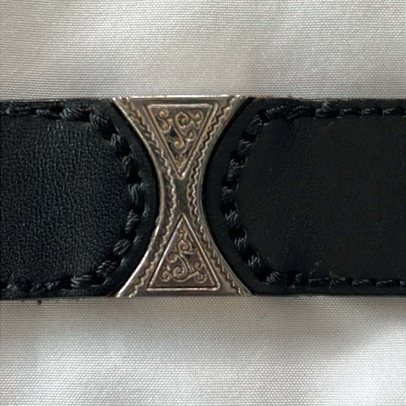 Vintage Fossil Black Leather Belt with Metal Details - Picture 8 of 16